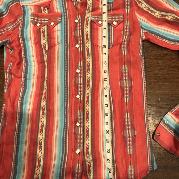 Rockmount ranchwear Women's Serape Pattern Western Shirt in Coral- medium - Picture 7 of 8